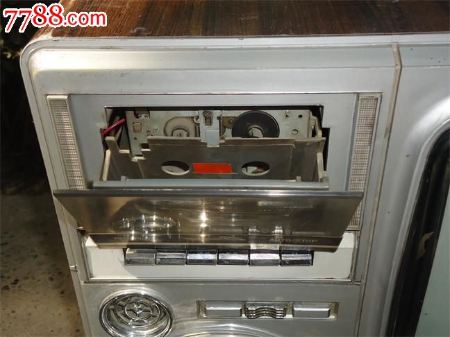 燕舞牌电视机【收录机电视机一体】