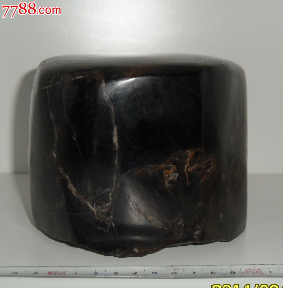 黑色硅化木—黑色木化石—黑色玛瑙奇石—玛瑙硅化木—玛瑙木化石