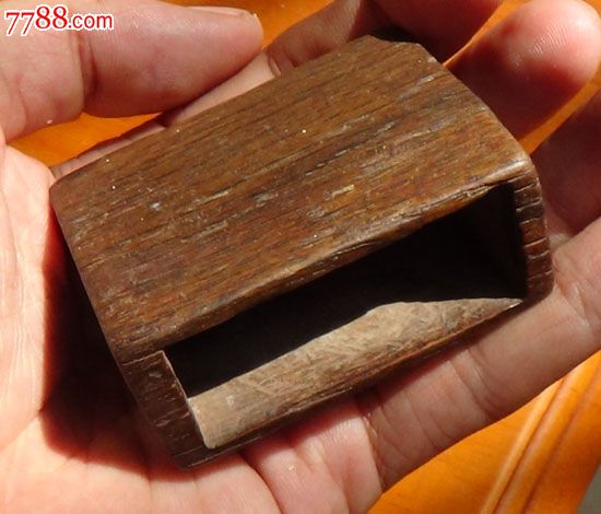 木头老火柴盒