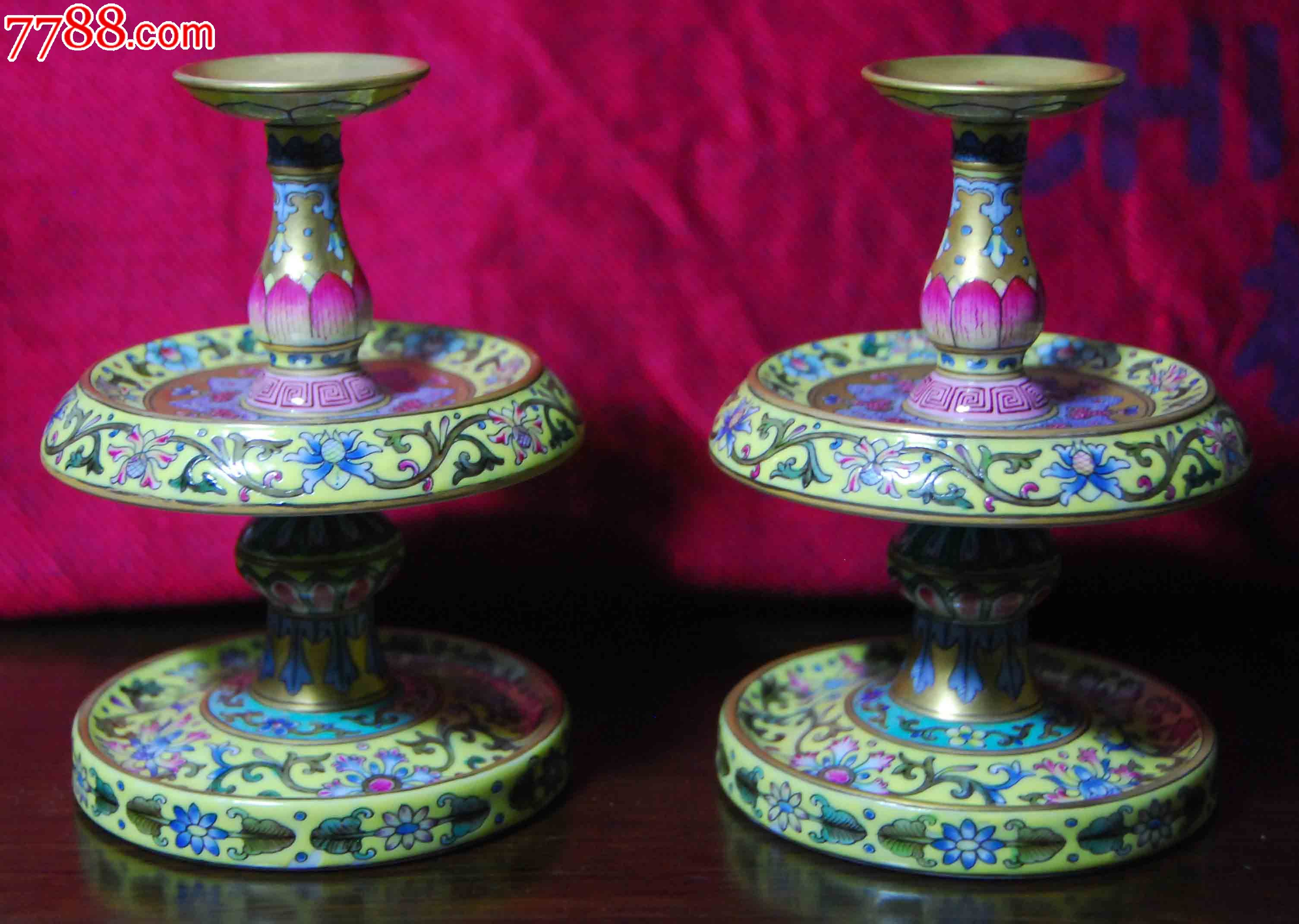 手工高仿乾隆重工粉彩黄釉底花卉烛台一对