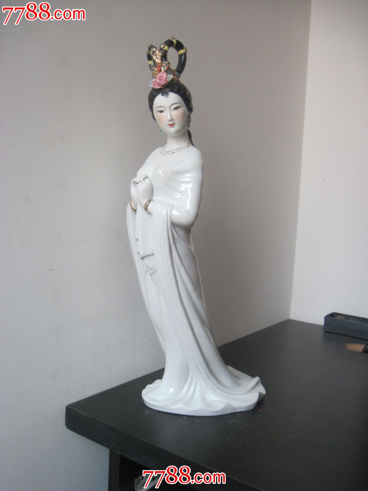 已故高级工艺美术师林鸿禧瓷塑《回眸一笑》人物陶瓷