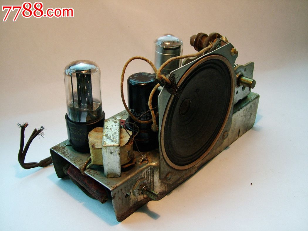 一台美国小电子管收音机