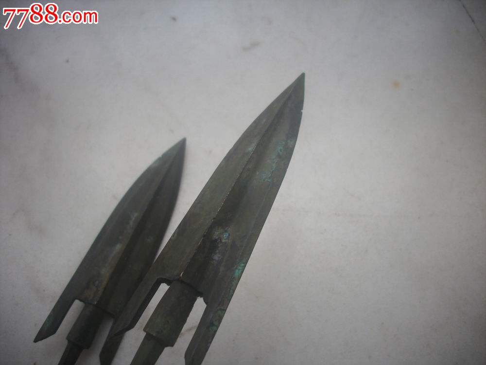 清代-大个[老铜箭头]一对.已开刃锋利.长19厘米,宽3厘米