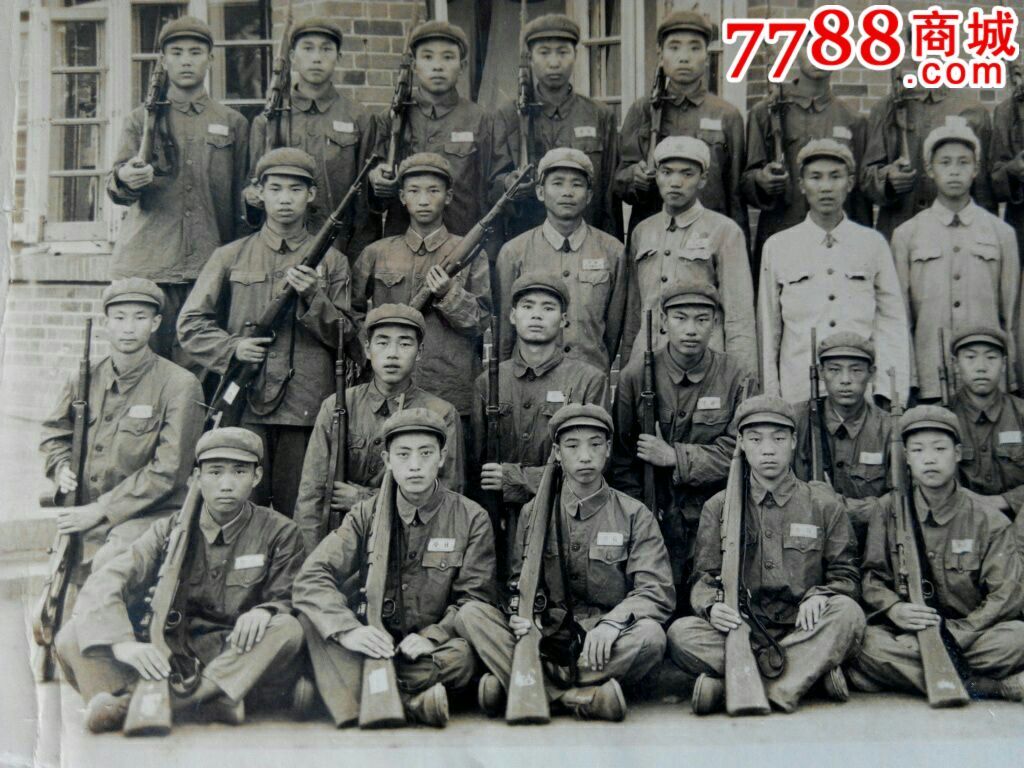 52年解放军华东*区通讯学校(第3通信学校)合影戎装扛枪珍贵史料-南京