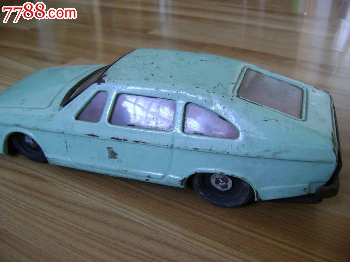 80年代老鐵皮汽車(長約24釐米)