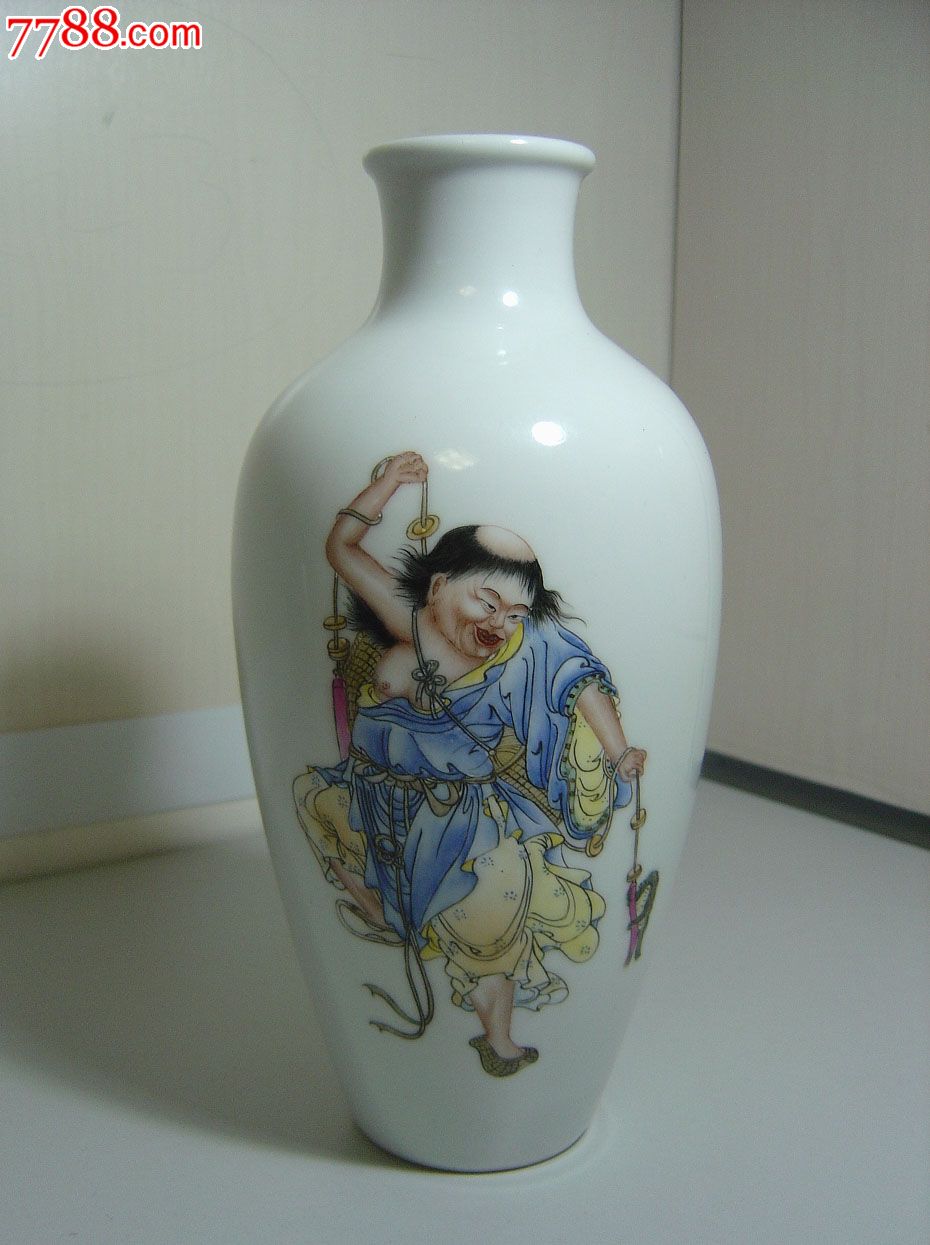 民国粉彩刘海戏金蟾观音瓶