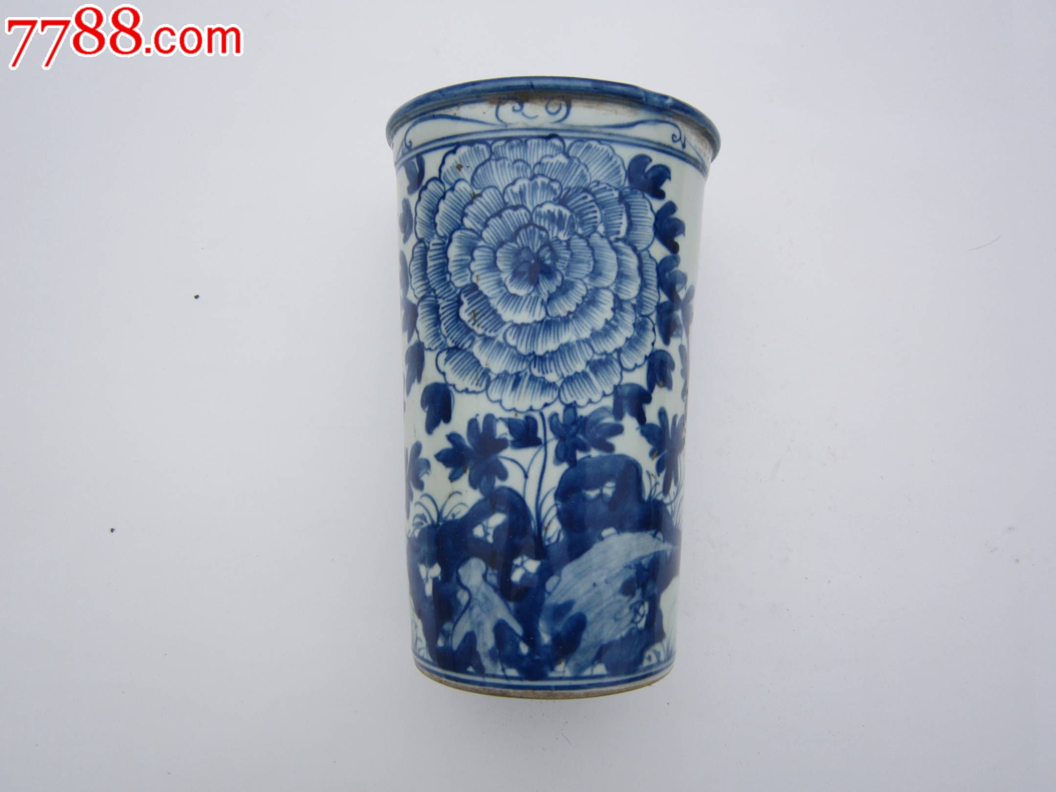 晚清牡丹纹添丁进业青花瓷筷筒