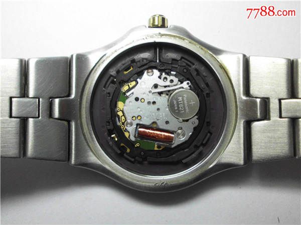 citizen西铁城,新款"光能"表,机芯e111m,镀金,原装把头,原装表链.