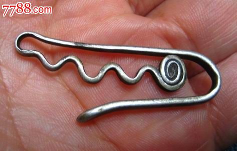 38克重的老银挂件原配银钩子