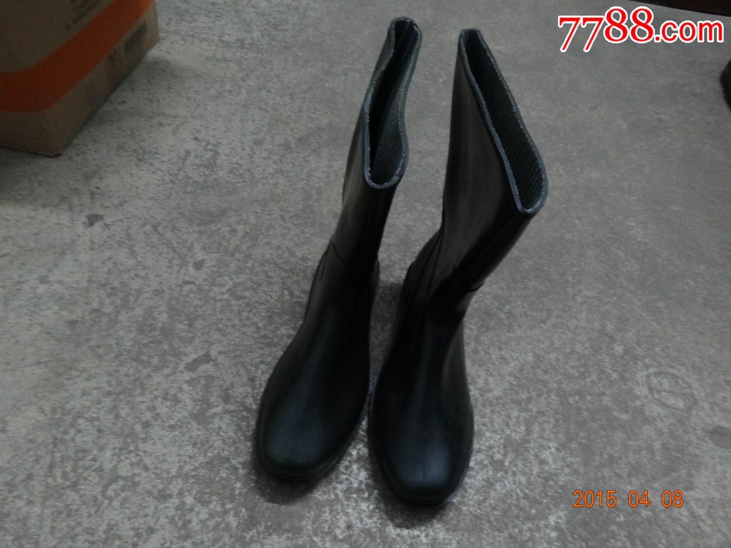 上海怀旧女雨靴图片
