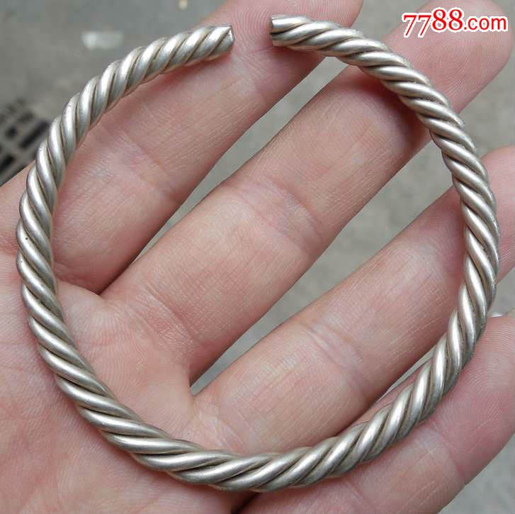 清代高银扭丝手镯