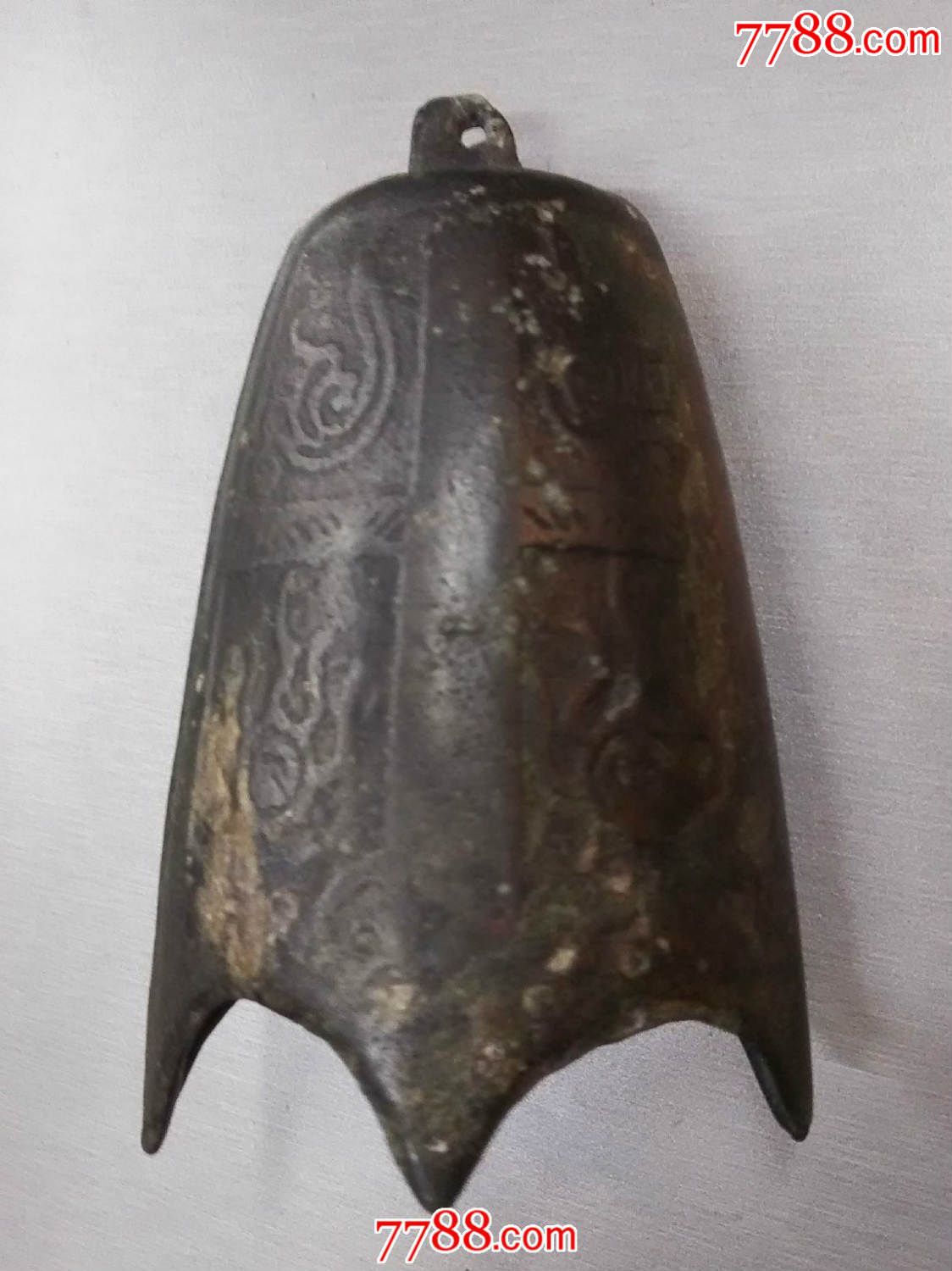 辽代带图案的青铜风铃