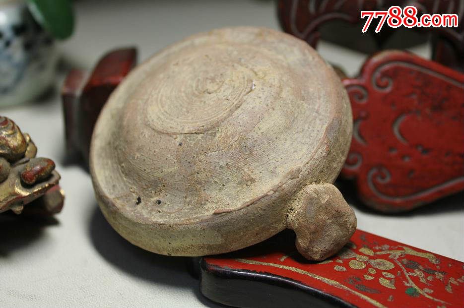 宋代如意钮陶灯盏