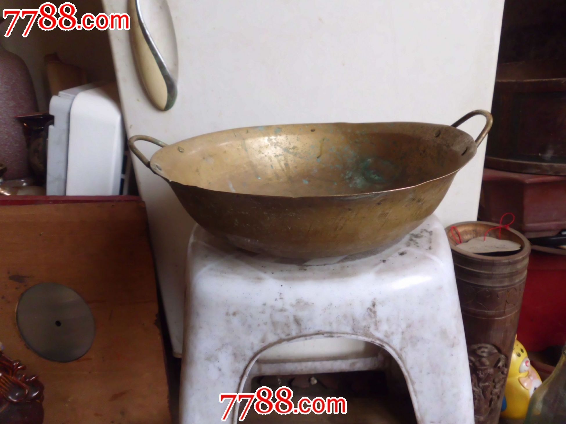 厚重的民国双耳铜锅