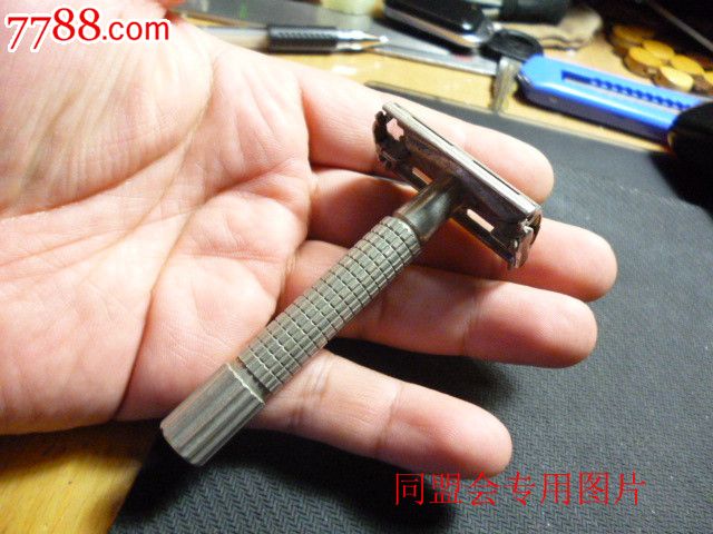 珍惜国产机械剃须刀精品上海产飞鹰牌下旋双开机械式剃须刀