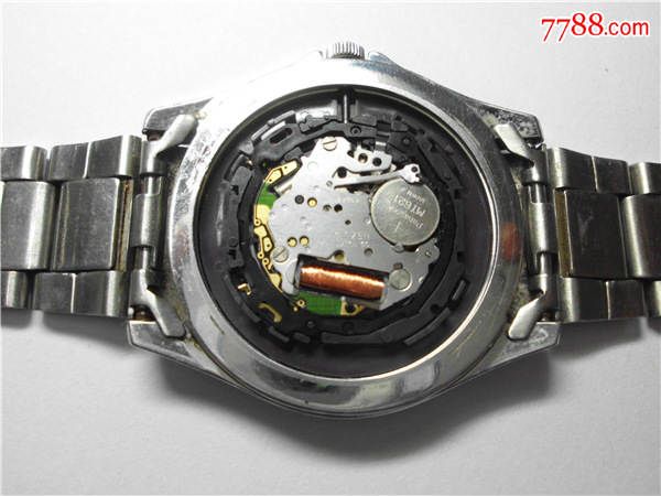 "光动能"西铁城,机芯e111m,原装把头,原装表链.