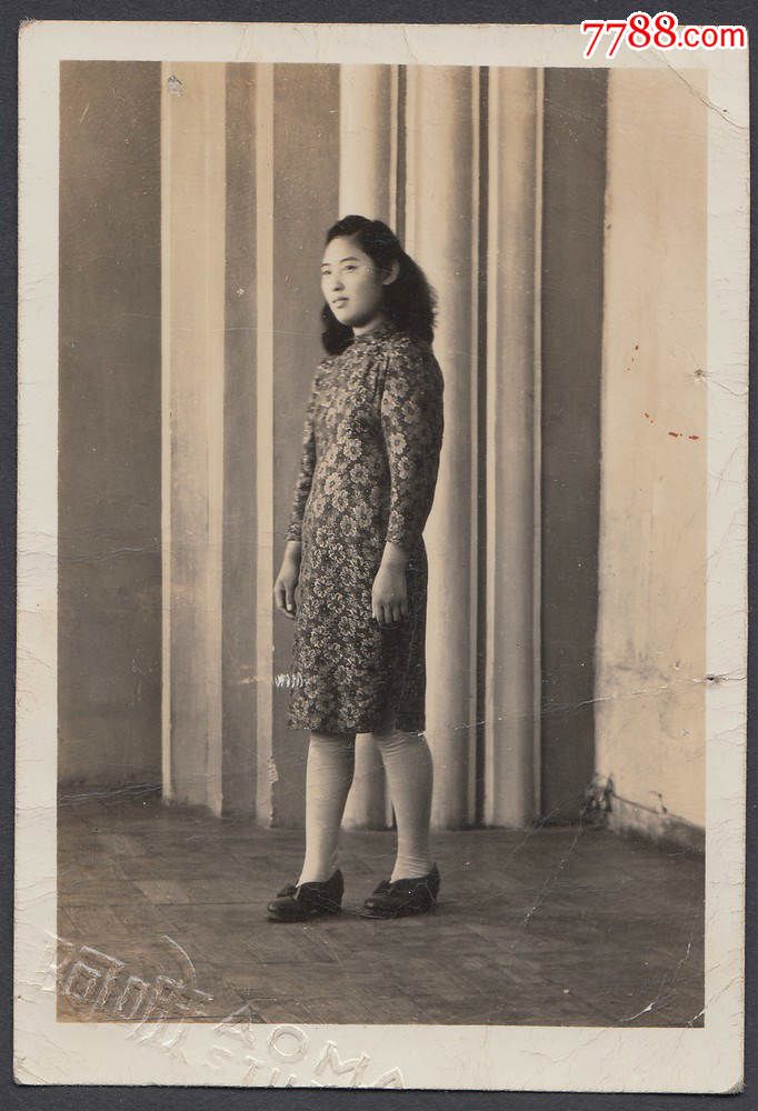 民国老照片,旗袍女子