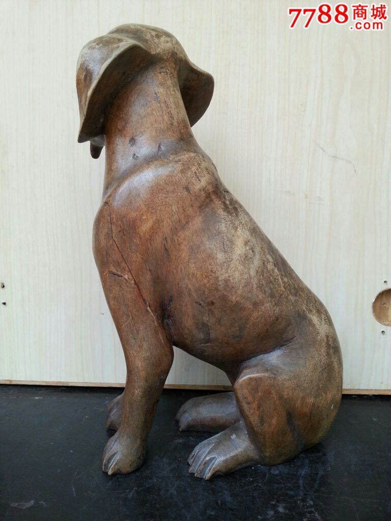 木雕狗