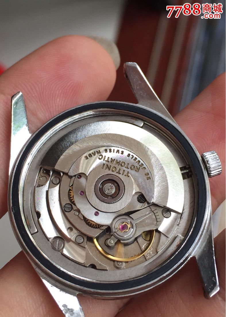 自动梅花手表,机芯是精磨2784