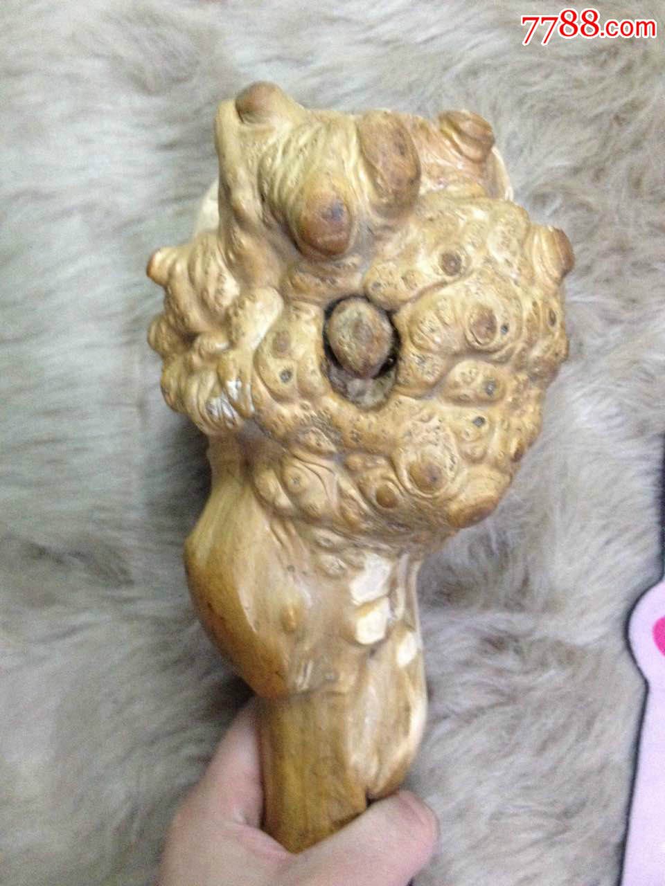 天然麻利嘎达根雕