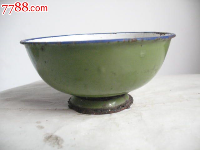 早期的绿色搪瓷小碗品如图