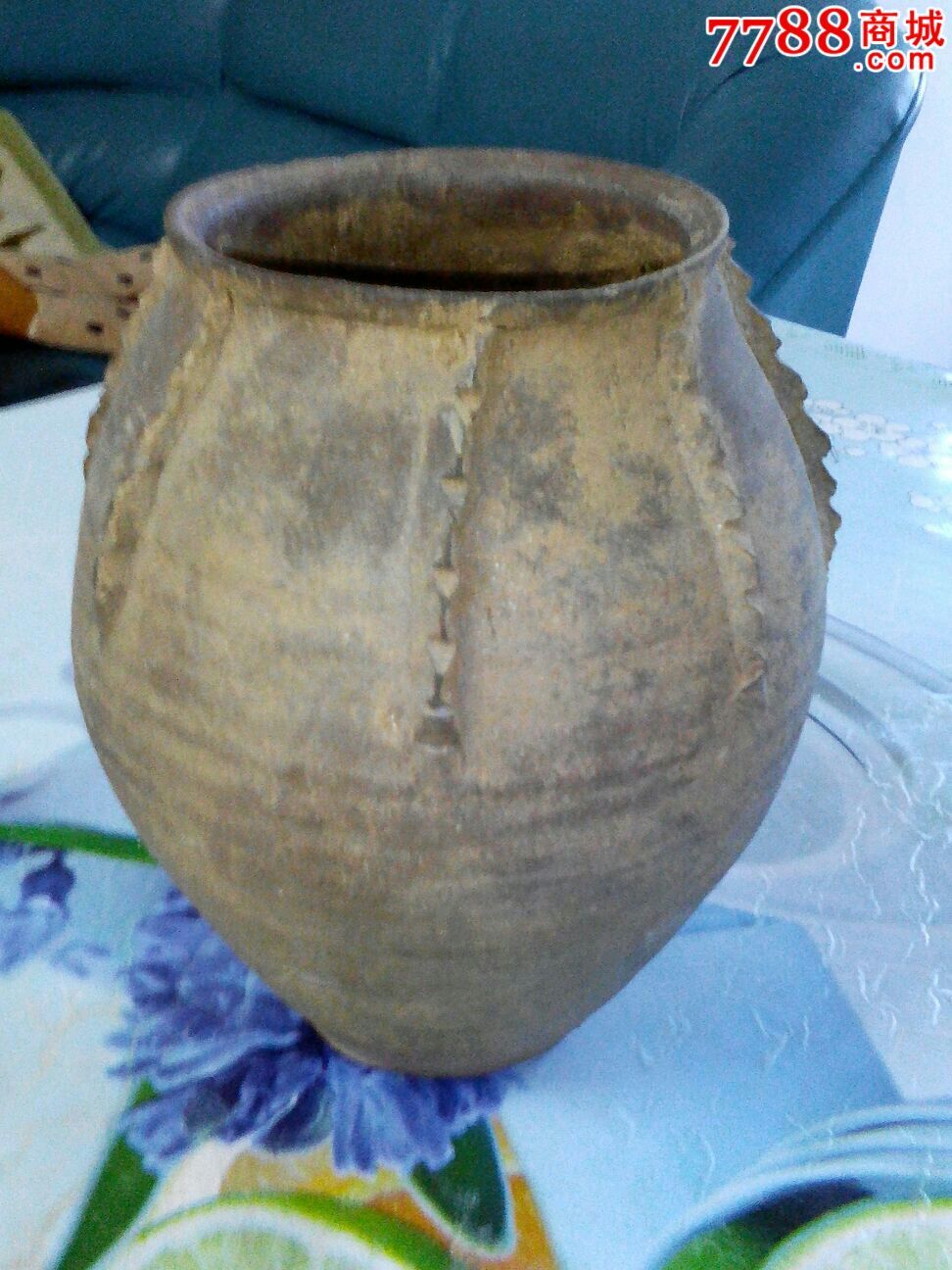 高古瓷:石器时代绳纹陶罐.