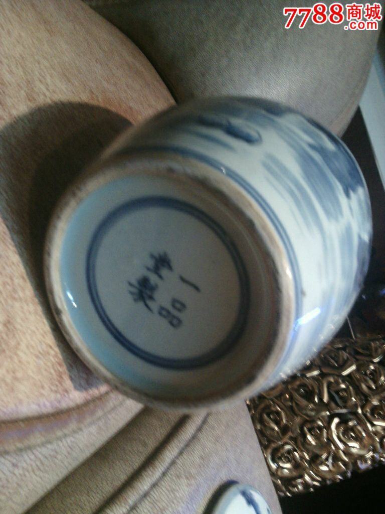 一品堂制青花人物故事盖罐