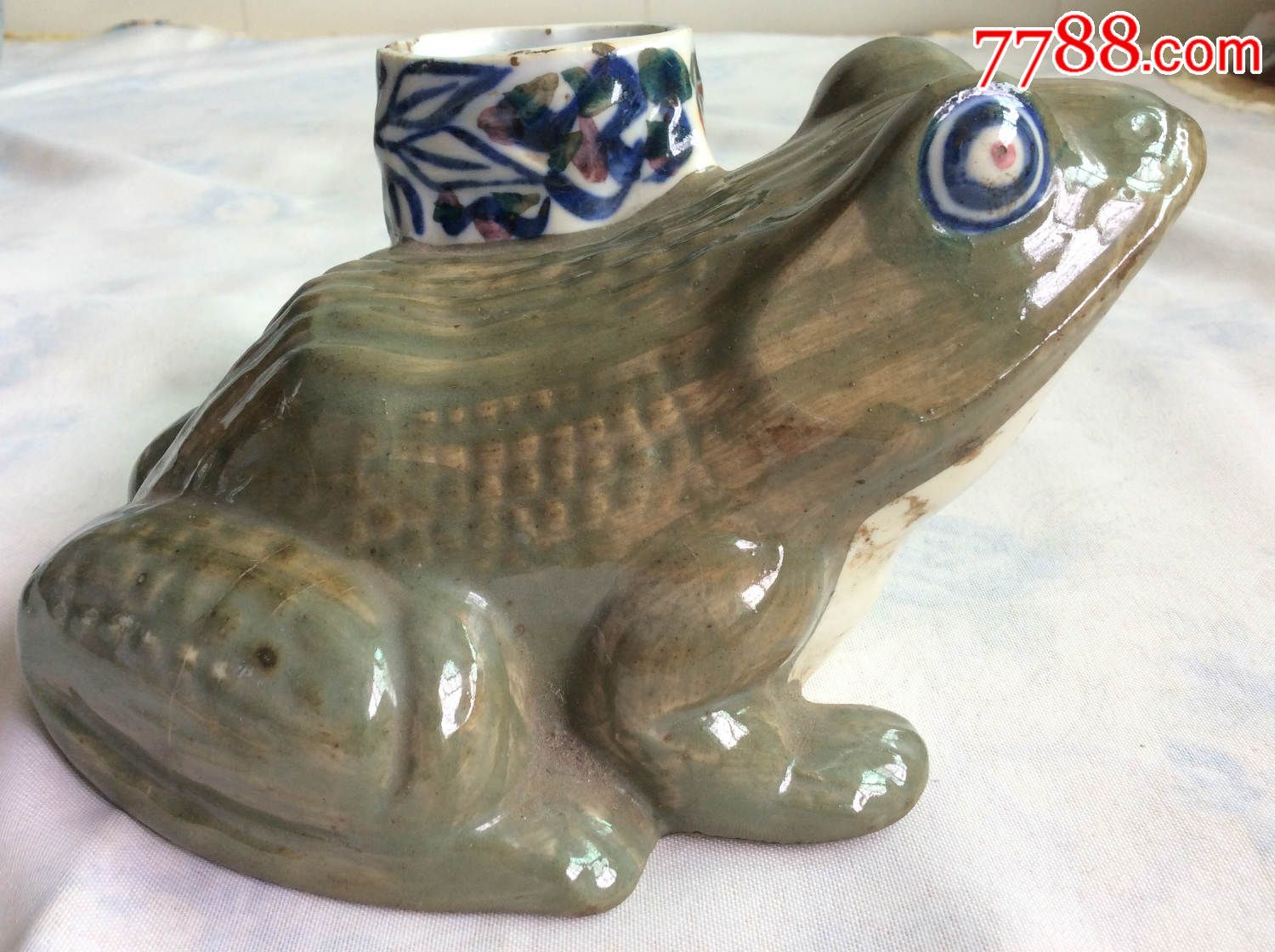 醴陵瓷青蛙笔筒