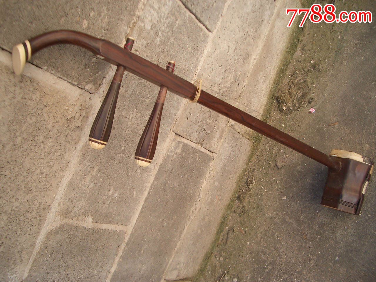 上海产红木二胡