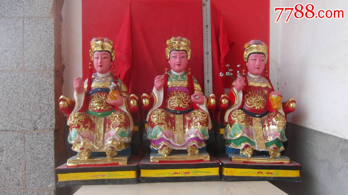 三夫人木雕神像很大总重27斤包内心全香樟木雕刻运费贵