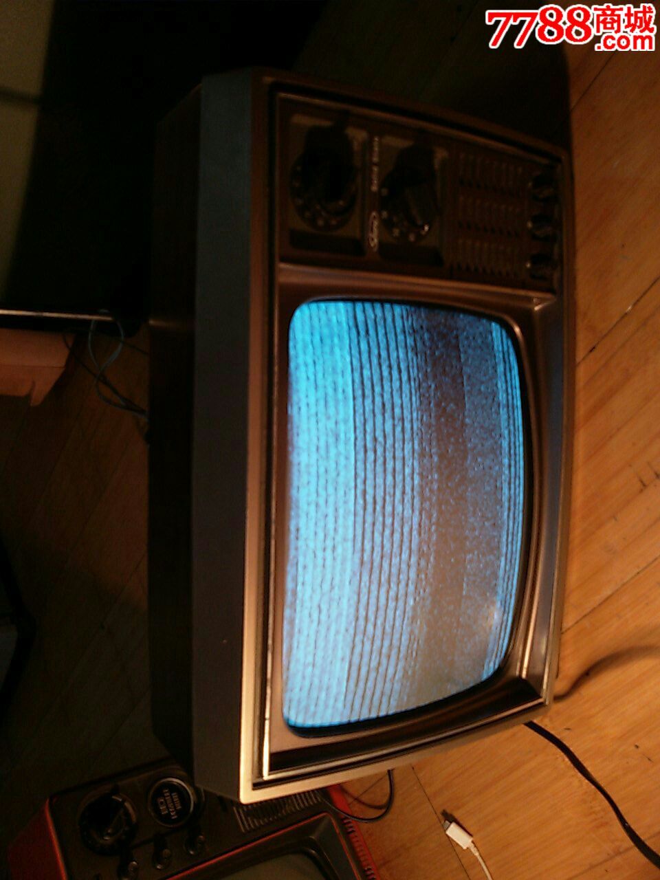 美乐黑白电视机图片