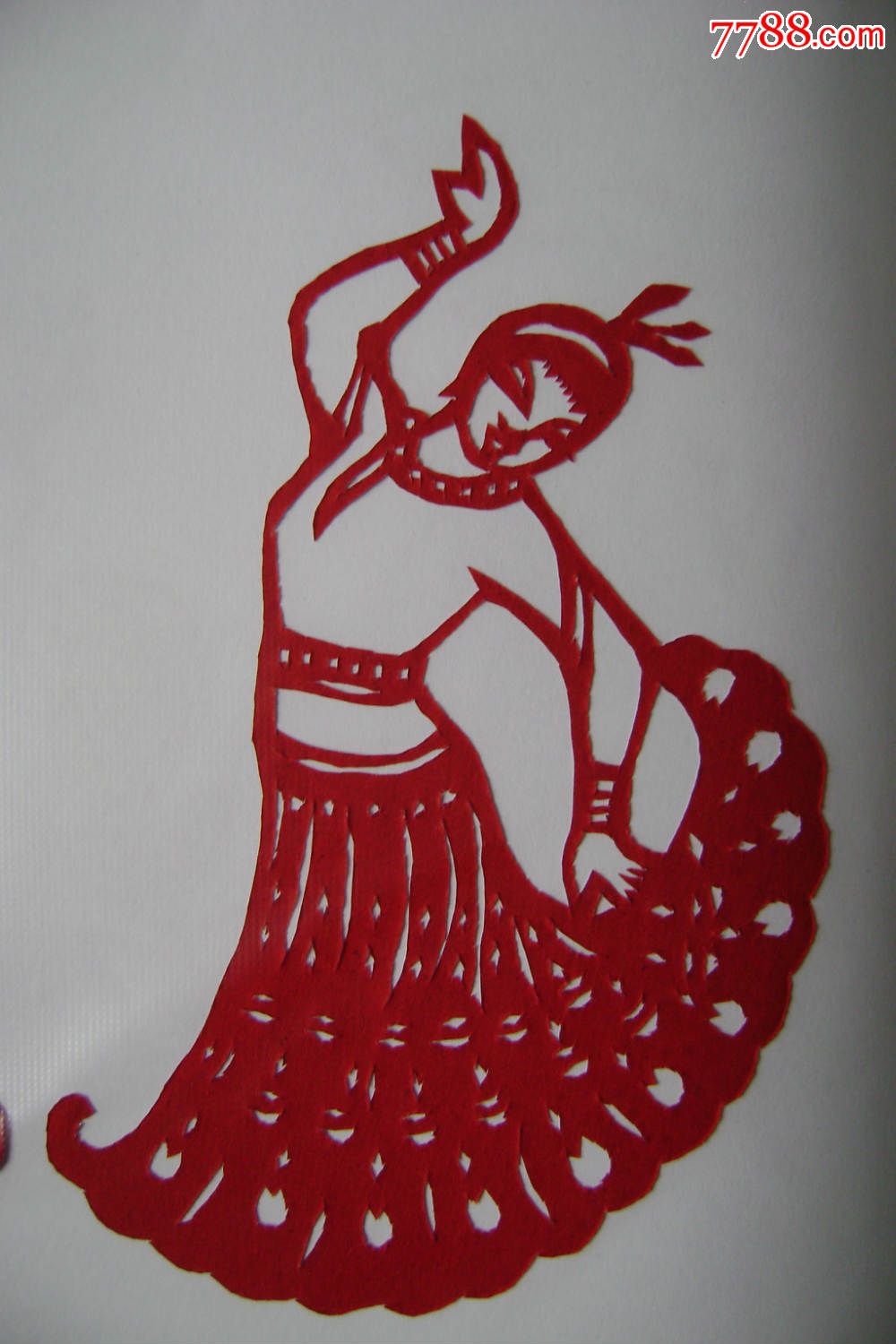 傣族孔雀舞剪纸一对