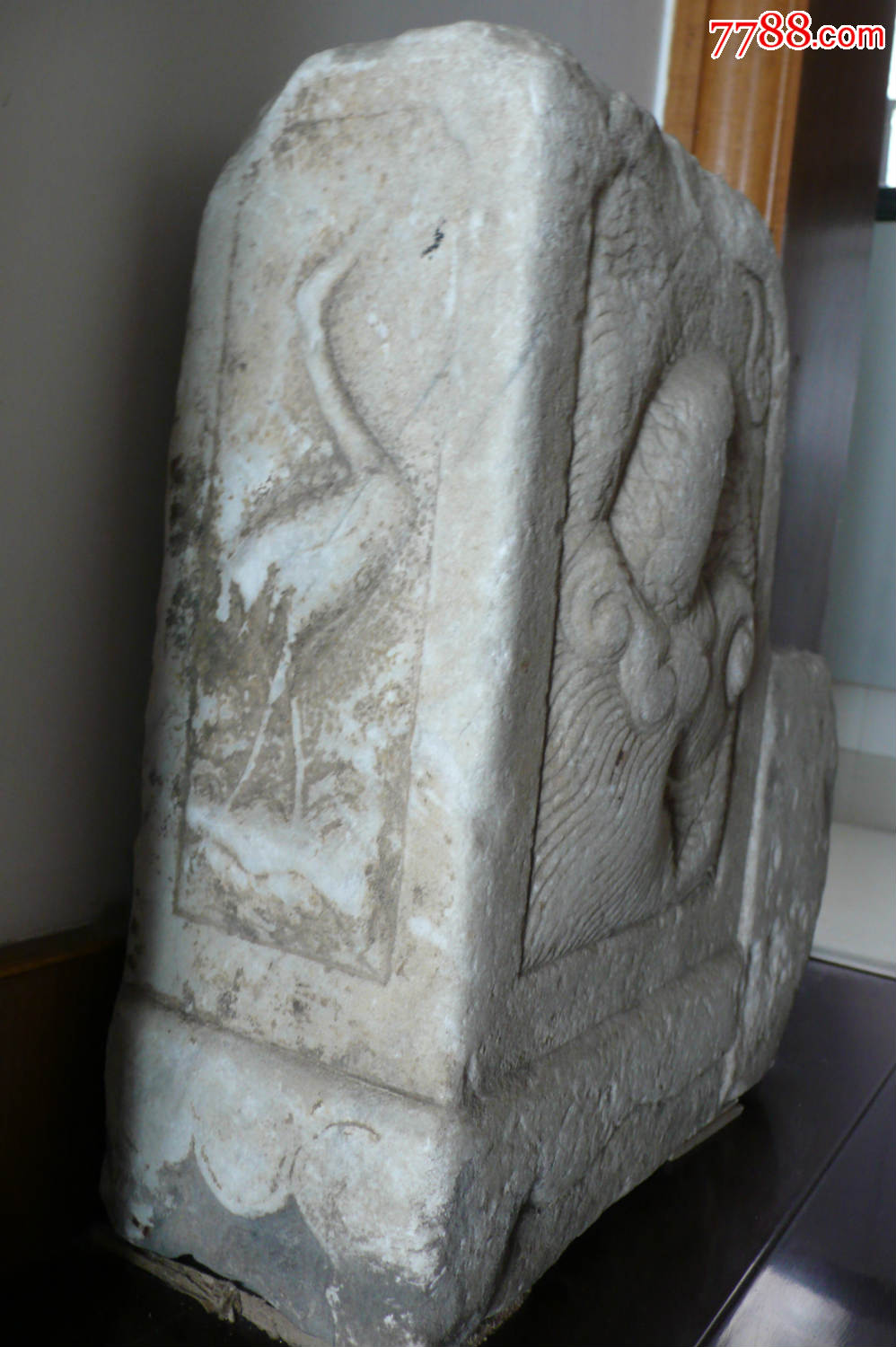 明代汉白玉抱鼓石单个