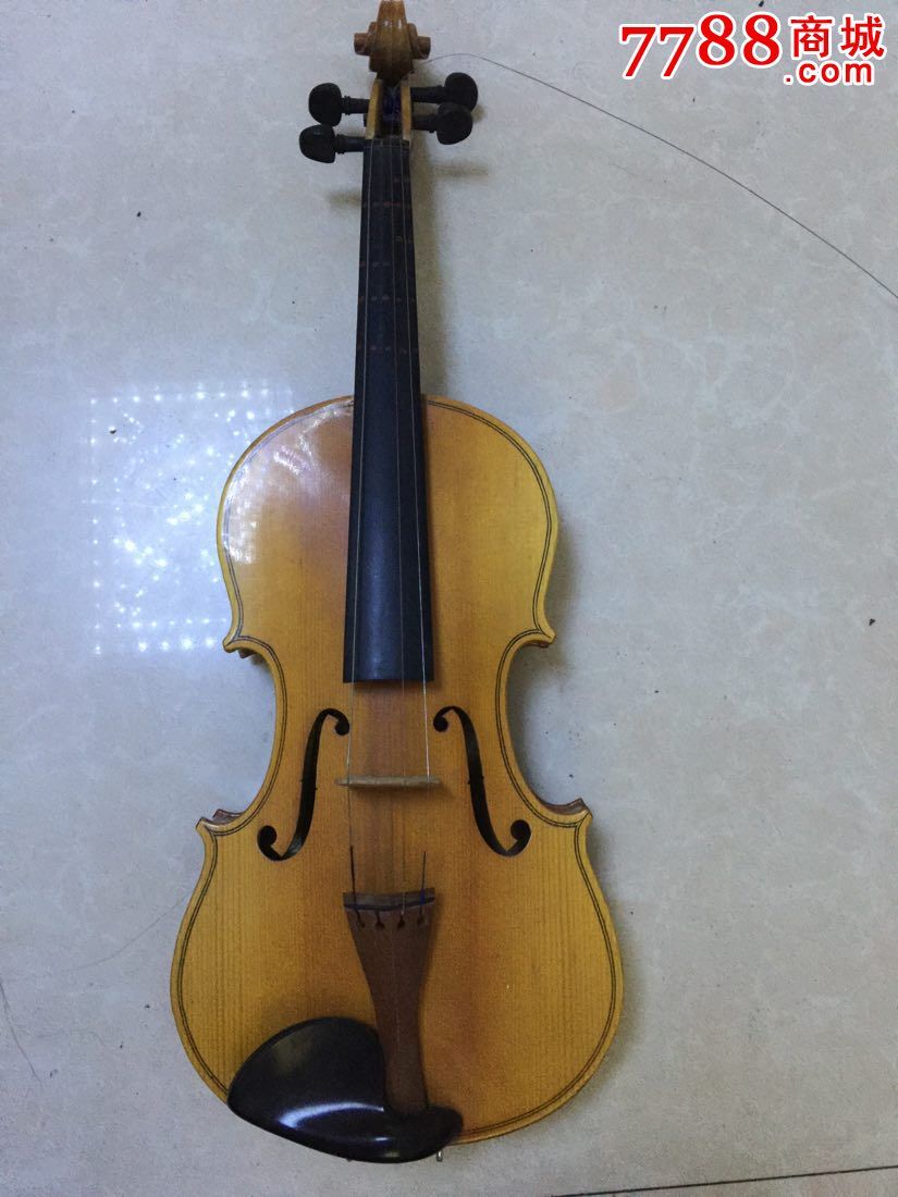 百灵牌小提琴