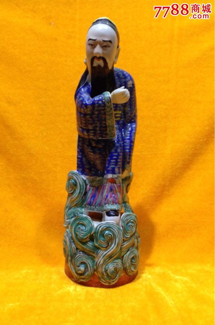 民国王荃记款粉彩人物瓷塑