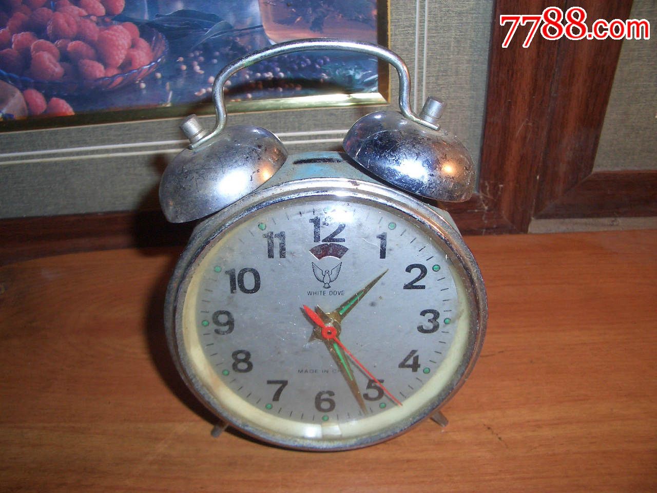 文革时期白鸽牌闹钟