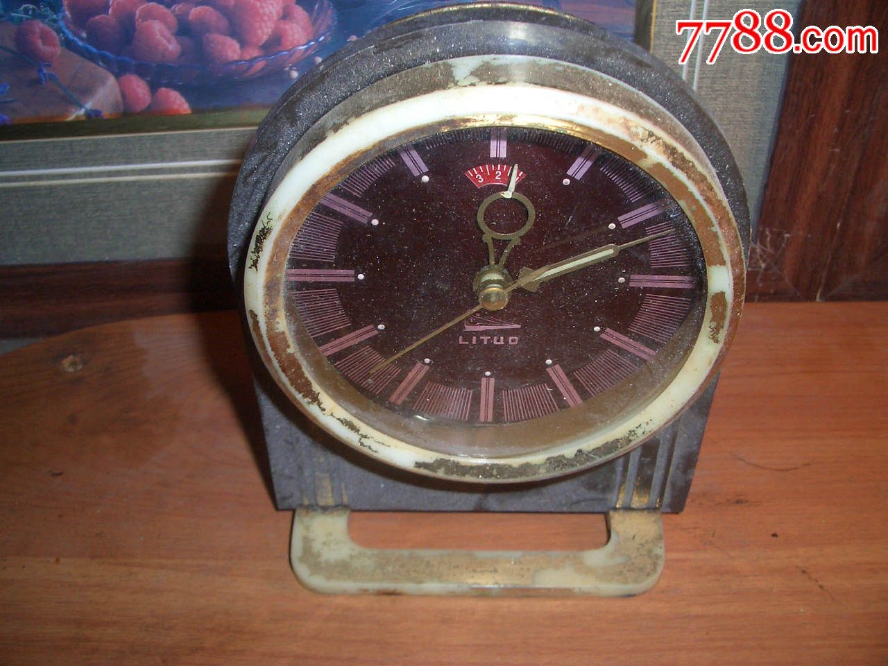 建国初期火车头牌闹钟