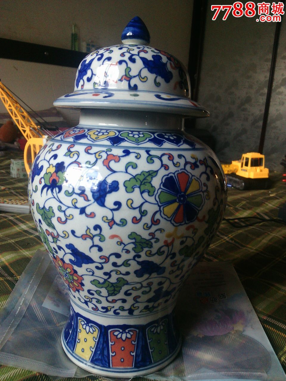 大清年制五彩缠枝莲将军罐_青花瓷_第1张_7788钱币网