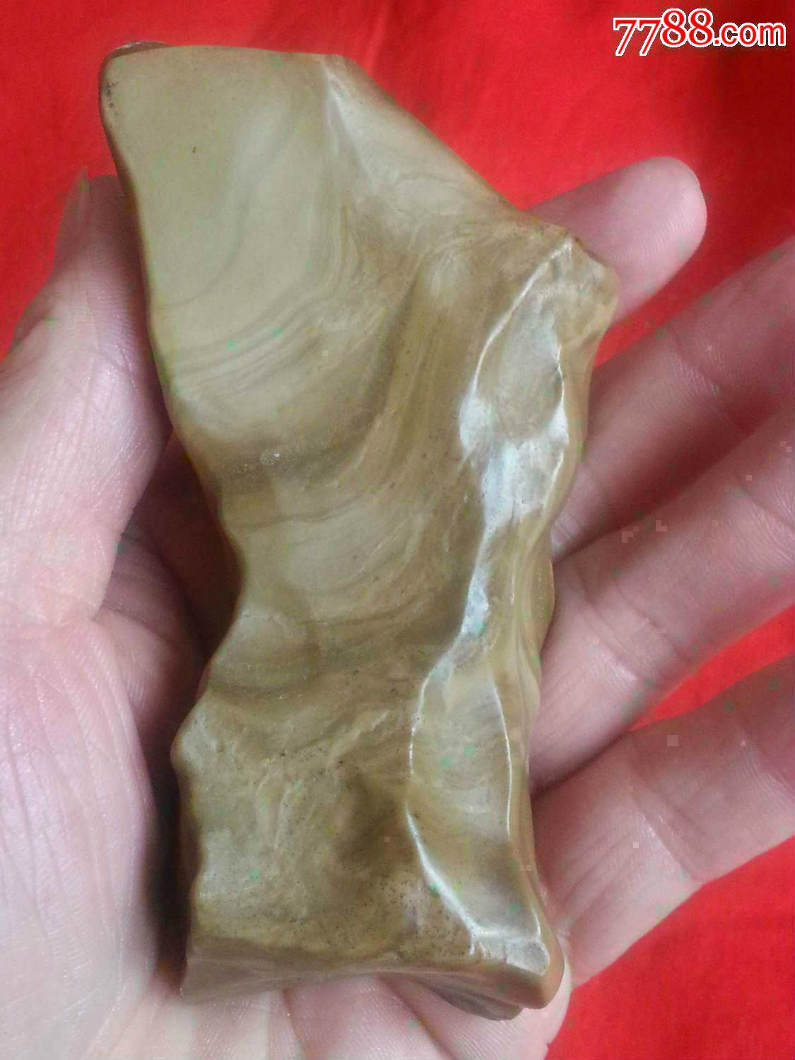 新疆咖啡色泥石玉.真材实料.造型古典天然形成滑溜.把玩首选.永远保真