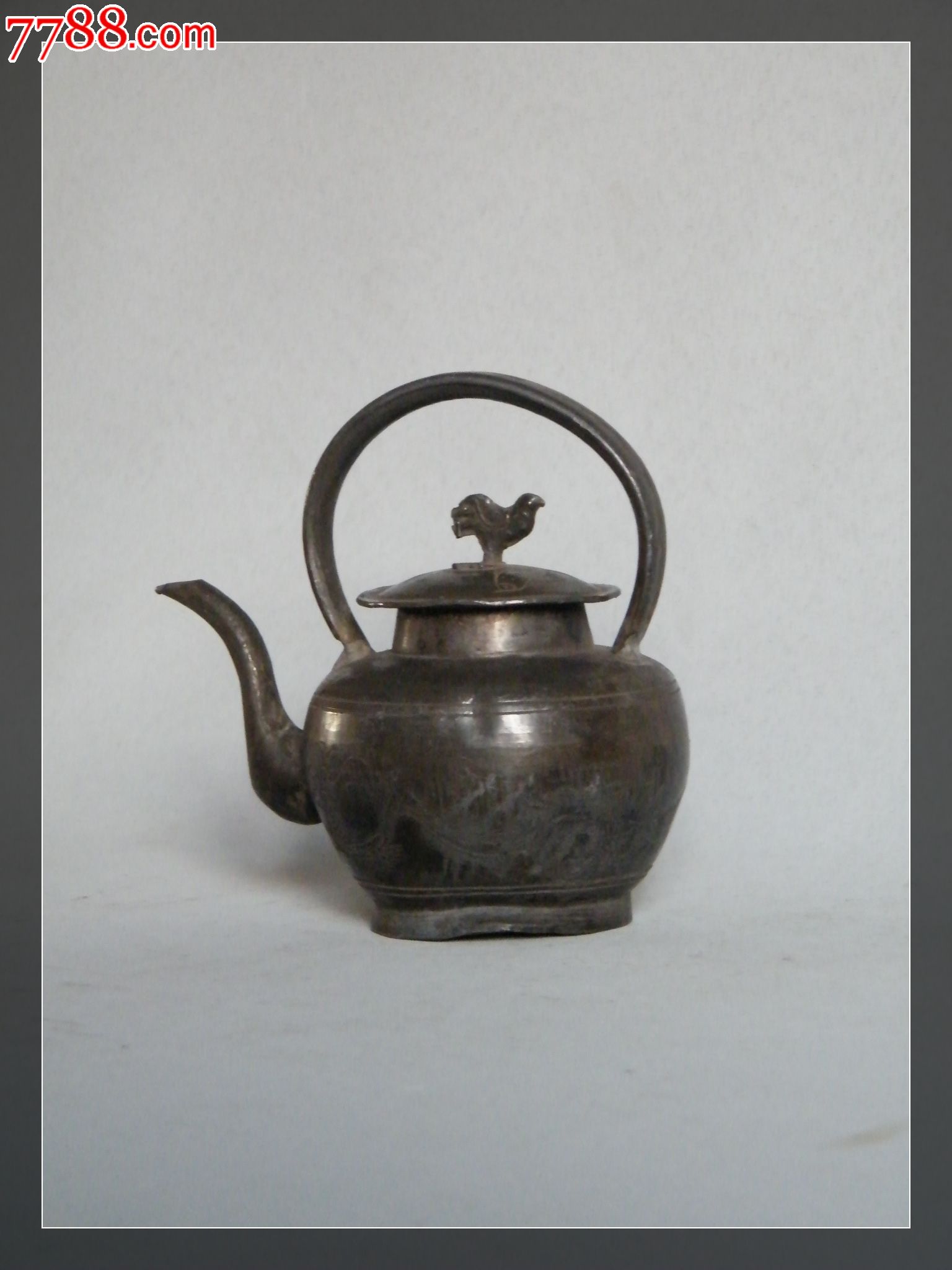 136清龙凤双鱼图案公鸡纽厚重小锡壶