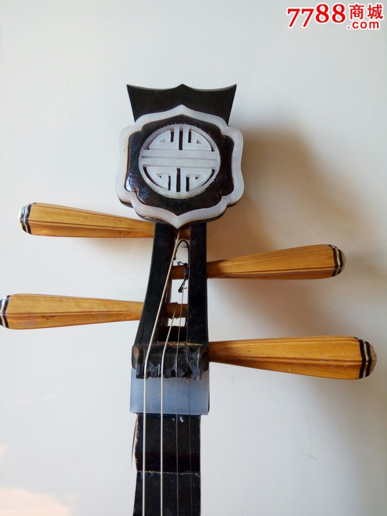 早期孔雀牌琵琶琴长大约一米