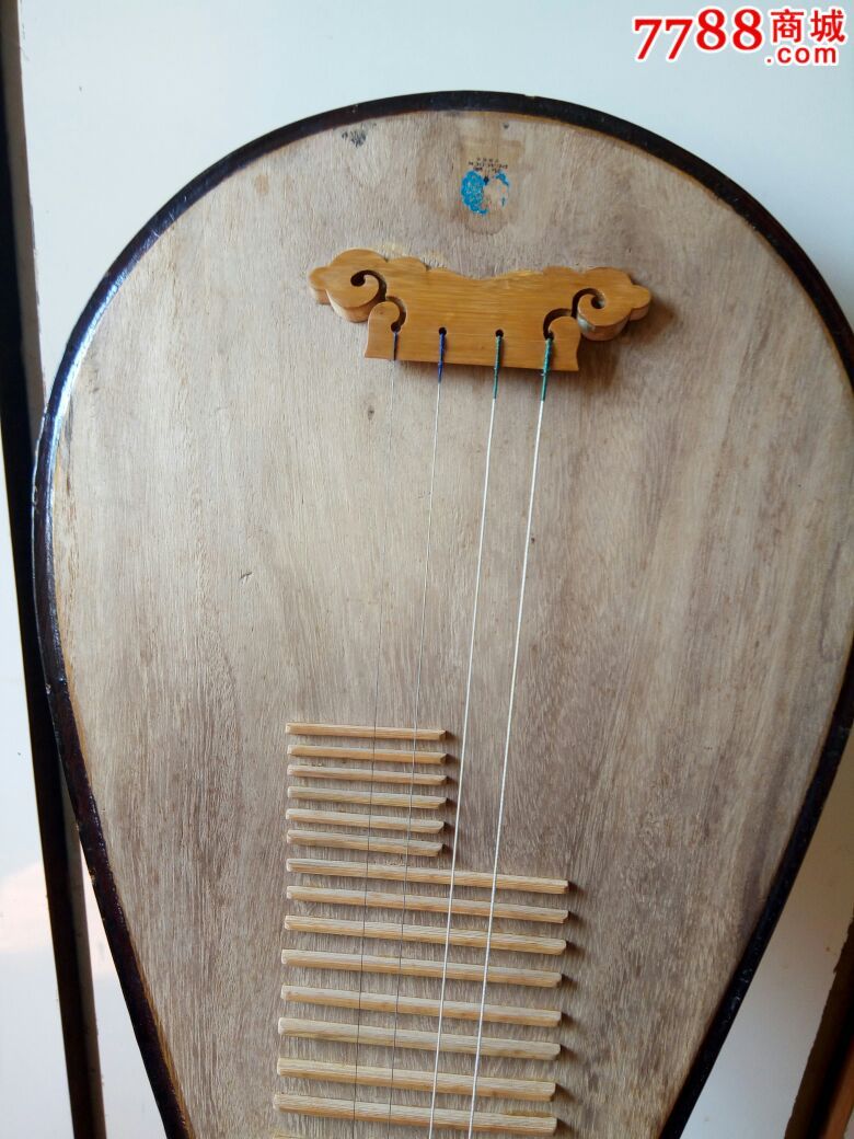 早期孔雀牌琵琶琴长大约一米