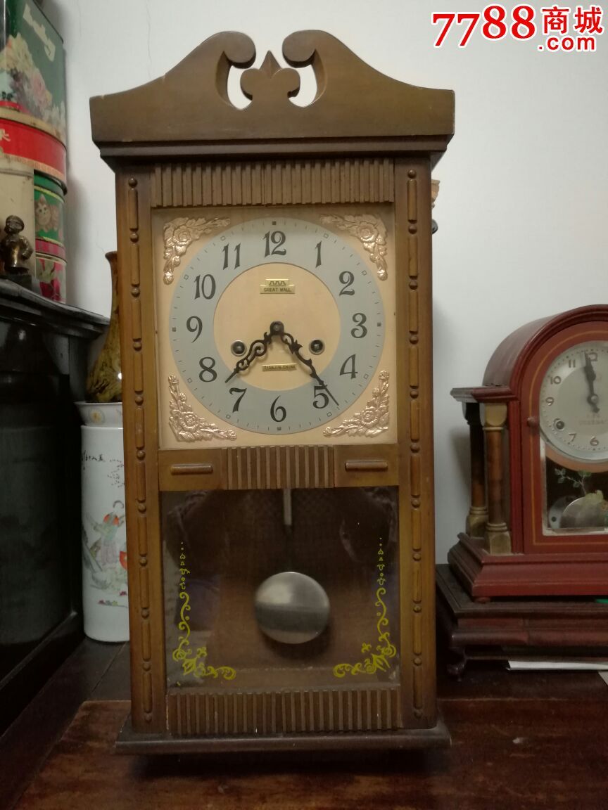 怀旧八十年代长城牌木壳机械挂钟
