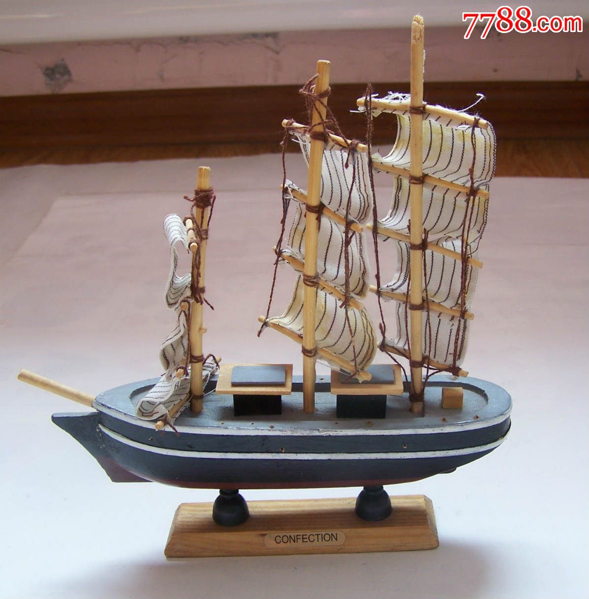 木制航船模型(confection)完好,点图可放大