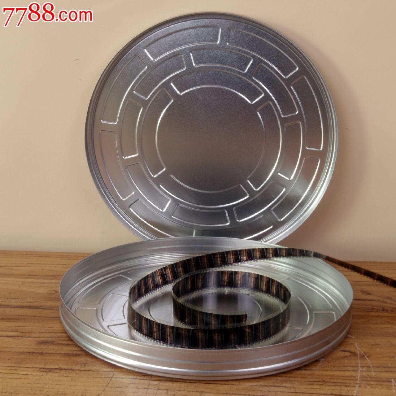 银色35mm35毫米电影片盒胶片大片盒直径380mm好成色