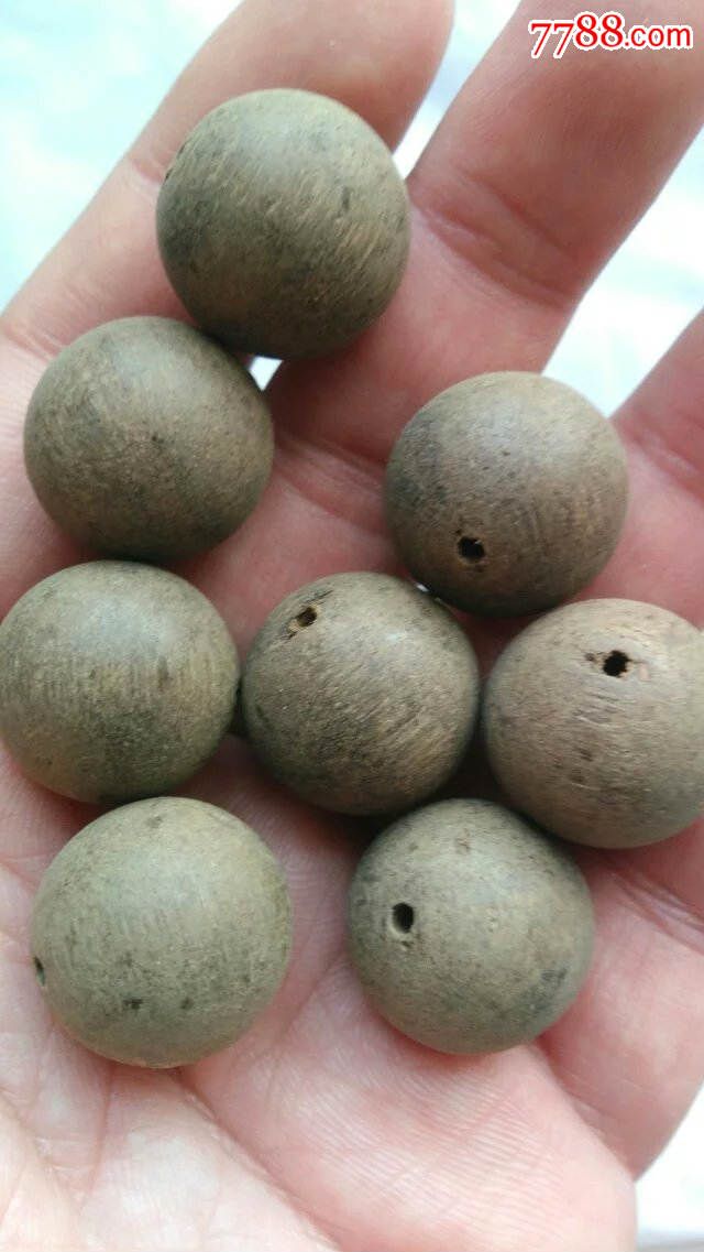 清代出土大颗沉香珠子13颗香味好