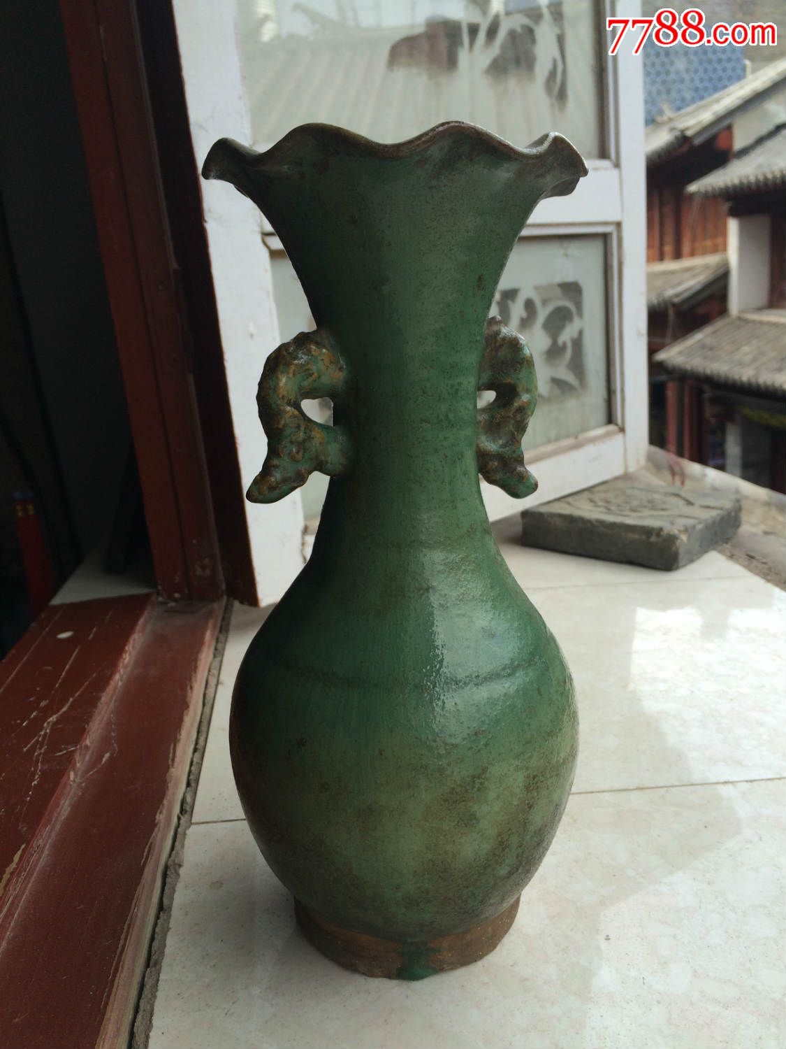 清代绿釉花瓶