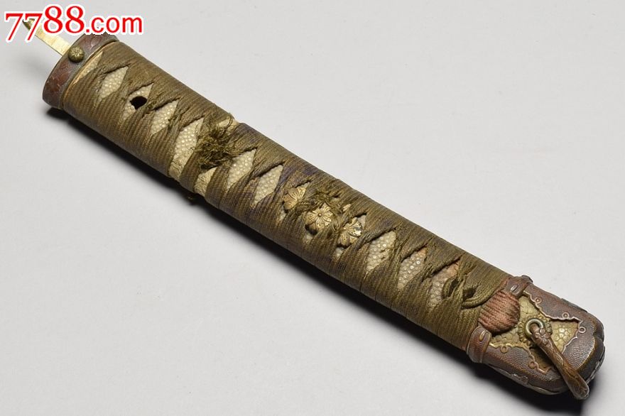 日军鬼子98刀装的刀柄,早期高雕