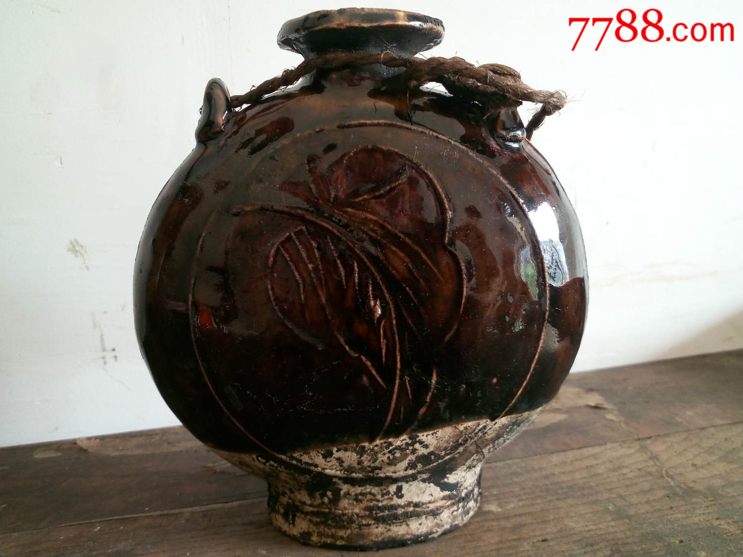 民国酱釉辽金雕花扁壶稀有老瓷器酒具收藏民俗摆件文化展览包老