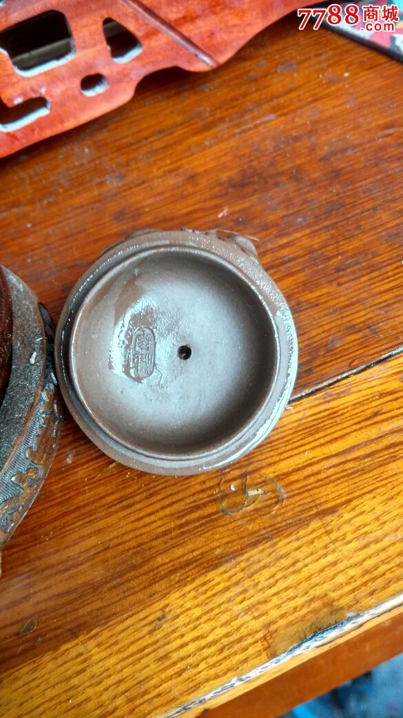 紫砂壶-款周桂珍